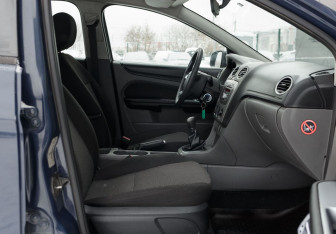 Подержанный автомобиль Ford Focus Hatchback 2011 года (18 фото)