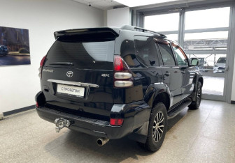Подержанный автомобиль Toyota Land Cruiser Prado 2007 года (4 фото)