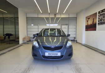 Подержанный автомобиль Toyota Belta 2009 года (2 фото)