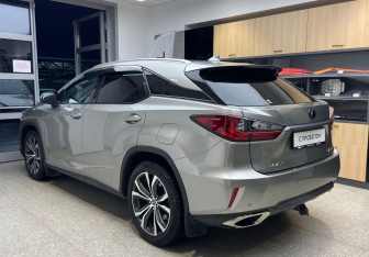 Подержанный автомобиль Lexus RX 2019 года (7 фото)