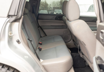 Подержанный автомобиль Subaru Forester Suv 2005 года (18 фото)