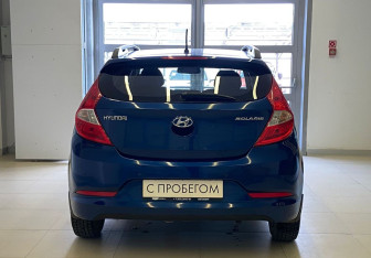 Подержанный автомобиль Hyundai Solaris Hatchback 2014 года (6 фото)