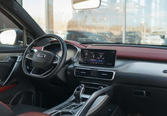 Подержанный автомобиль Geely Coolray 2022 года (10 фото)