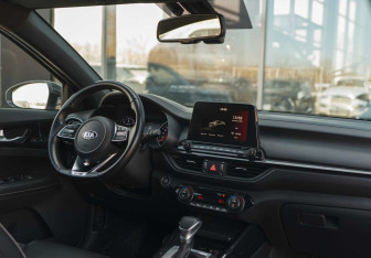 Подержанный автомобиль Kia Cerato Sedan 2020 года (10 фото)
