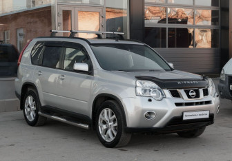 Подержанный автомобиль Nissan X-Trail 2013 года (3 фото)