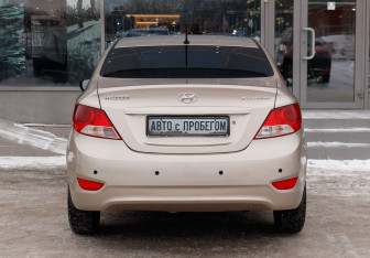 Подержанный автомобиль Hyundai Solaris Sedan 2011 года (6 фото)