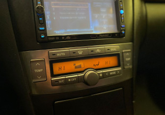 Подержанный автомобиль Toyota Avensis Sedan 2007 года (14 фото)