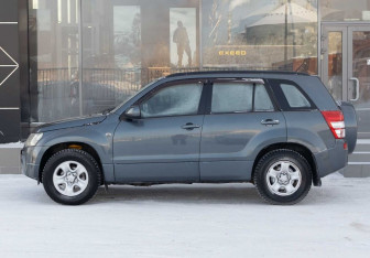 Подержанный автомобиль Suzuki Grand Vitara 2007 года (8 фото)