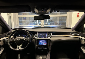 Подержанный автомобиль Infiniti QX50 2018 года (12 фото)