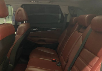 Подержанный автомобиль Kia Sorento 2016 года (13 фото)