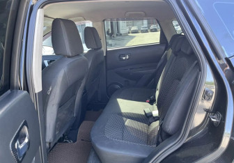 Подержанный автомобиль Nissan Qashqai 2008 года (10 фото)