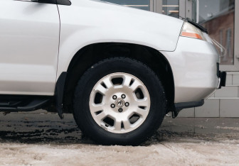 Подержанный автомобиль Acura MDX 2001 года (9 фото)