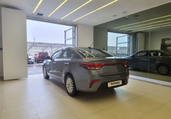 Подержанный автомобиль Kia Rio Sedan 2020 года (6 фото)