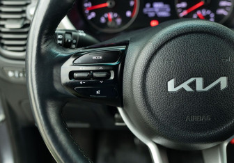 Подержанный автомобиль Kia Rio Sedan 2021 года (12 фото)