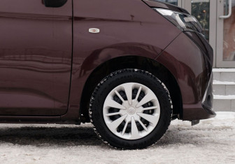 Подержанный автомобиль Toyota Tank 2019 года (9 фото)