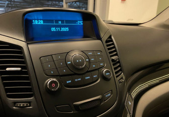 Подержанный автомобиль Chevrolet Orlando 2011 года (11 фото)