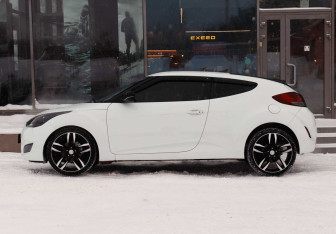 Подержанный автомобиль Hyundai Veloster 2012 года (8 фото)