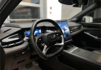 Подержанный автомобиль Geely Preface 2024 года (11 фото)