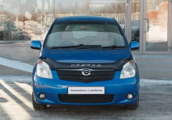 Подержанный автомобиль Toyota Corolla Spacio 2002 года (2 фото)