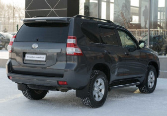 Подержанный автомобиль Toyota Land Cruiser Prado 2014 года (5 фото)