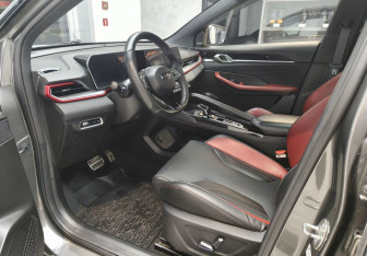 Подержанный автомобиль Geely Coolray 2023 года (7 фото)