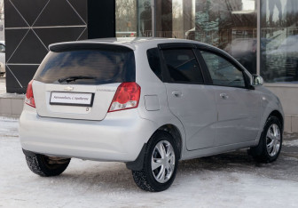 Подержанный автомобиль Chevrolet Aveo Hatchback 2006 года (5 фото)