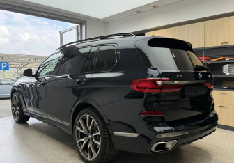 Подержанный автомобиль BMW X7 2019 года (7 фото)