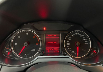 Подержанный автомобиль Audi Q5 2009 года (12 фото)