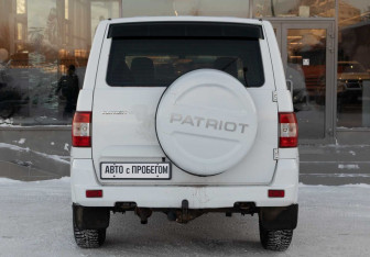 Подержанный автомобиль УАЗ Patriot 2017 года (6 фото)