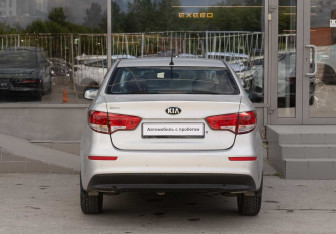 Подержанный автомобиль Kia Rio Sedan 2015 года (6 фото)