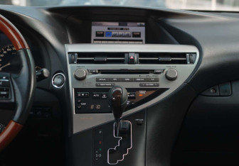 Подержанный автомобиль Lexus RX 2009 года (15 фото)