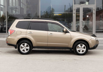 Подержанный автомобиль Subaru Forester Suv 2008 года (4 фото)