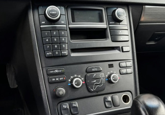 Подержанный автомобиль Volvo XC90 2007 года (23 фото)