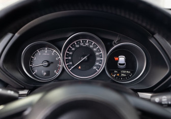 Подержанный автомобиль Mazda CX-5 2017 года (13 фото)