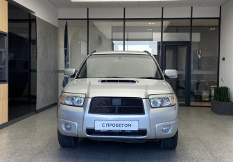 Подержанный автомобиль Subaru Forester Suv 2005 года (3 фото)