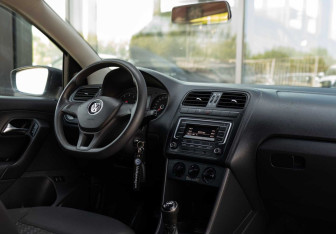 Подержанный автомобиль Volkswagen Polo Sedan 2019 года (10 фото)