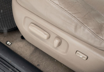 Подержанный автомобиль Toyota RAV4 2007 года (18 фото)