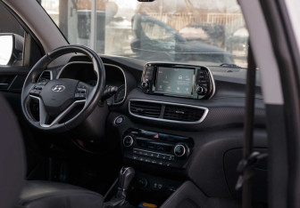 Подержанный автомобиль Hyundai Tucson 2019 года (10 фото)