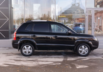 Подержанный автомобиль Hyundai Tucson 2008 года (4 фото)