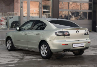 Подержанный автомобиль Mazda 3 Sedan 2008 года (7 фото)