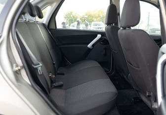 Подержанный автомобиль LADA (ВАЗ) Granta Sedan 2012 года (17 фото)