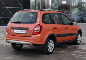 Подержанный автомобиль LADA (ВАЗ) Kalina Hatchback 2015 года (5 фото)