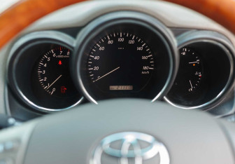 Подержанный автомобиль Toyota Harrier 2004 года (13 фото)