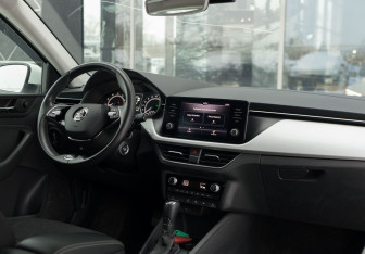 Подержанный автомобиль Skoda Rapid Liftback 2020 года (10 фото)