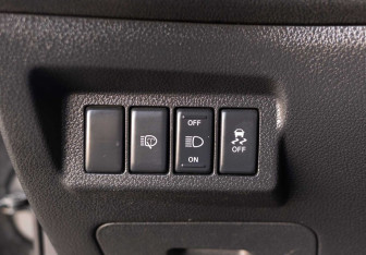 Подержанный автомобиль Nissan X-Trail 2012 года (17 фото)