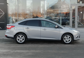 Подержанный автомобиль Ford Focus Sedan 2012 года (4 фото)