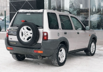 Подержанный автомобиль Land Rover Freelander 2001 года (5 фото)
