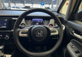 Подержанный автомобиль Honda Fit 2020 года (10 фото)