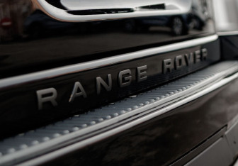 Подержанный автомобиль Land Rover Range Rover Sport 2009 года (15 фото)