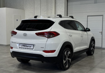 Подержанный автомобиль Hyundai Tucson 2016 года (7 фото)